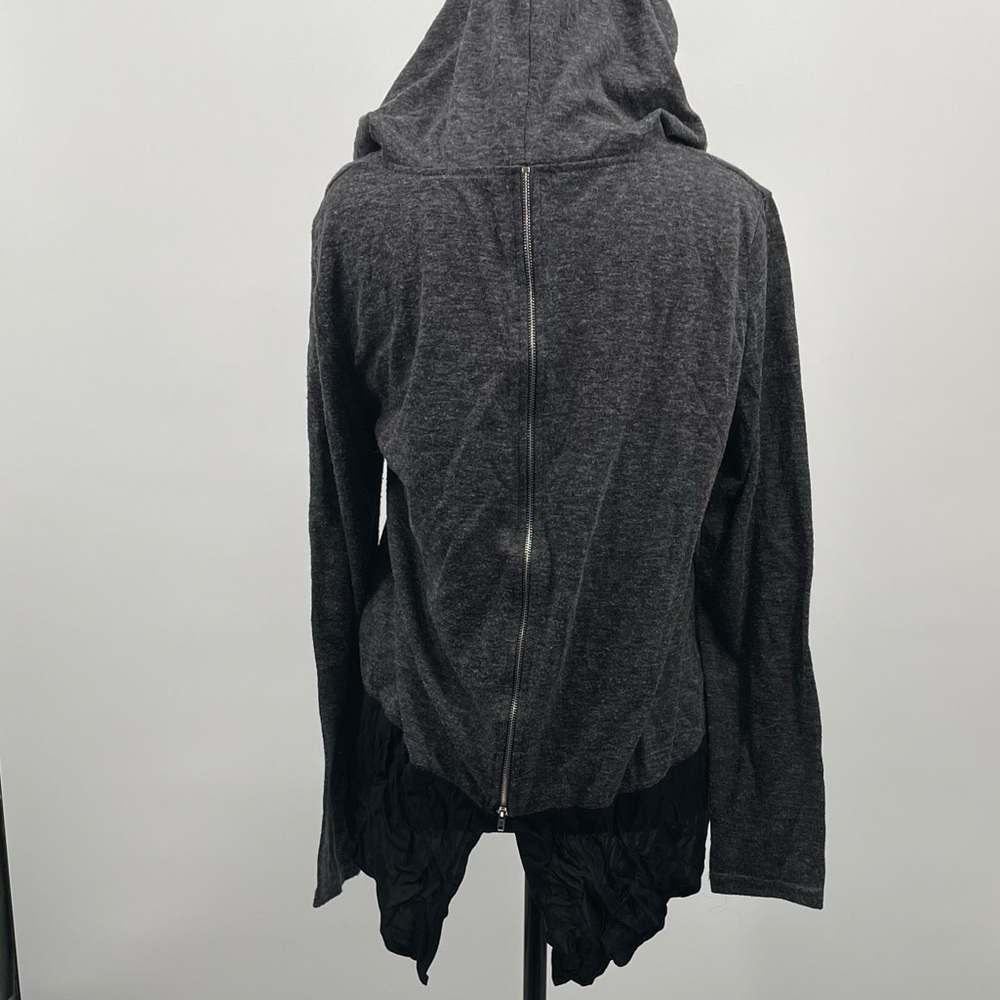 Gray & Black Hoodie Top | Back Zip Detail Lightweight Pullover | Casual Athleisu